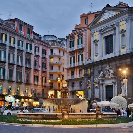 Core E Core Naples Luaran gambar