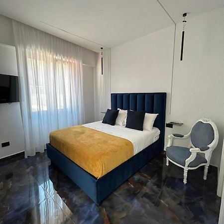 Core E Core Naples Luaran gambar
