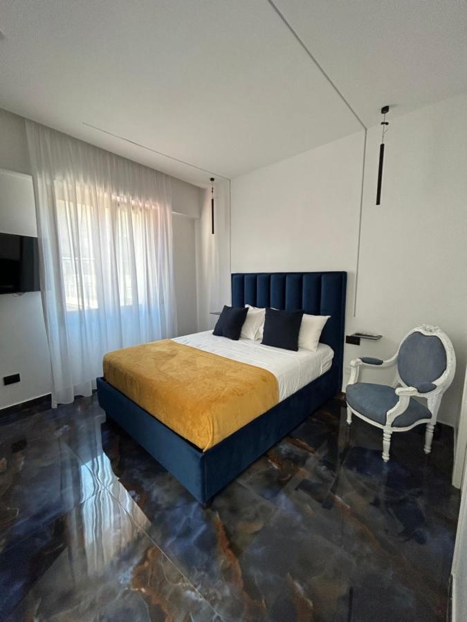 Core E Core Naples Luaran gambar