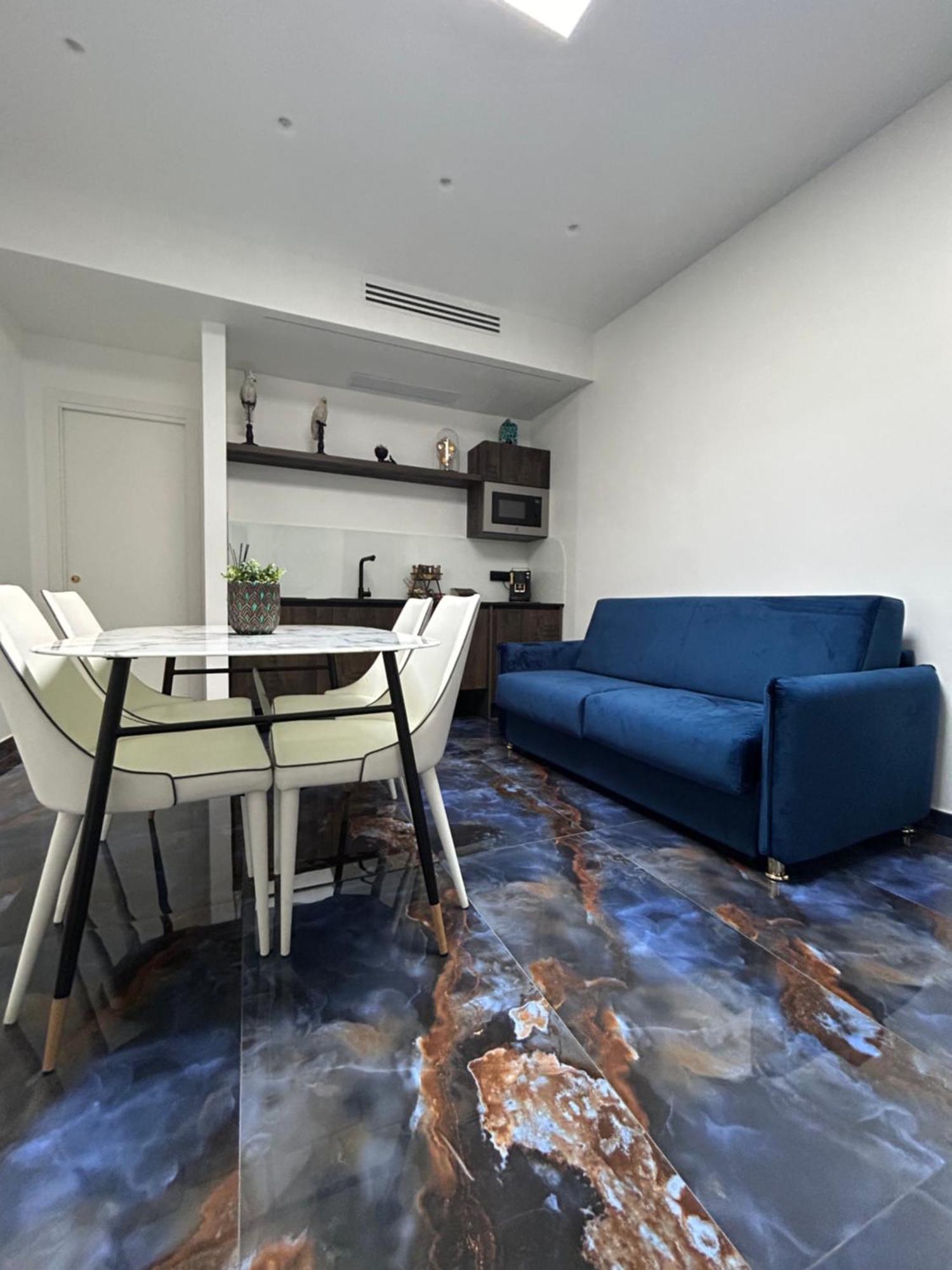 Core E Core Naples Luaran gambar